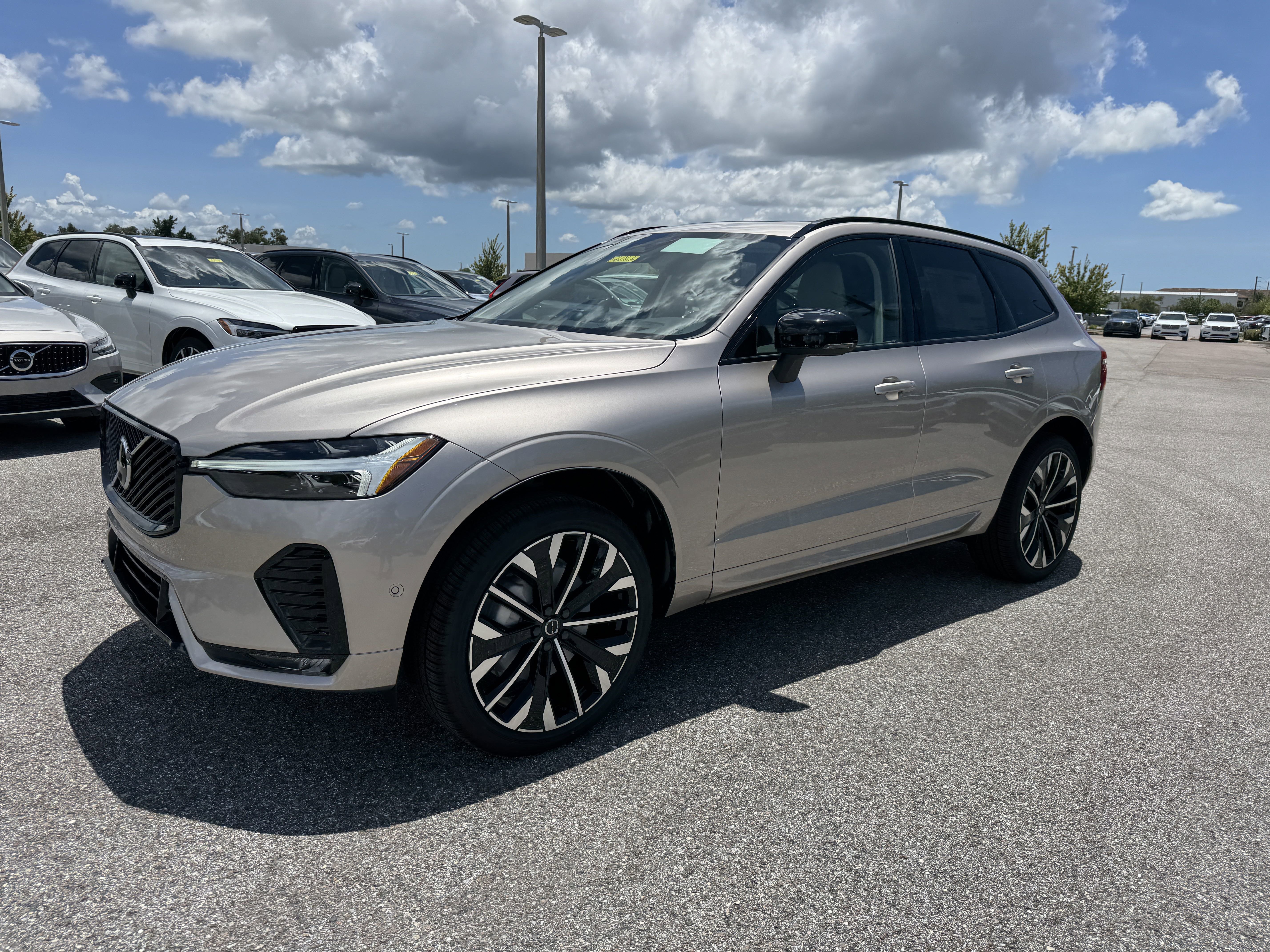 New 2026 Volvo XC60 B5 Ultra w/ Protection Package image 7