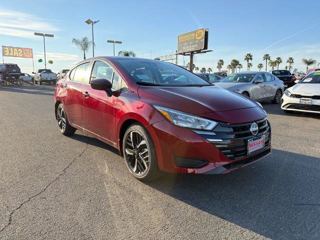 New 2025 Nissan Versa SR w/ Trunk Package
