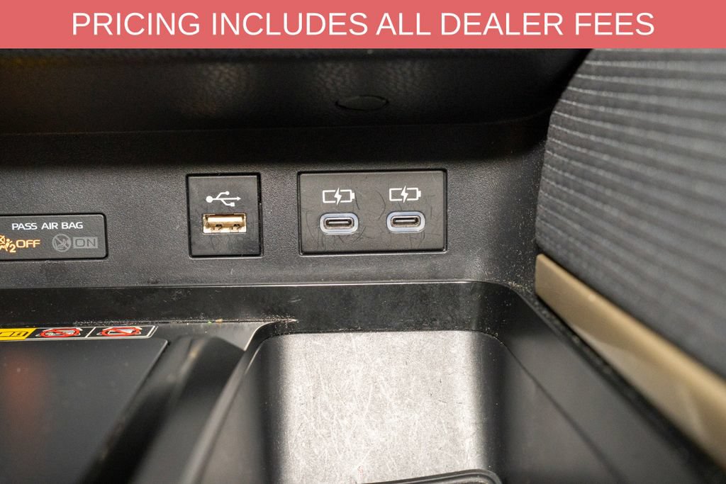 Used 2025 Toyota Camry SE FWD image 14