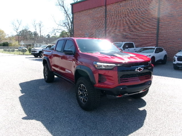 Used 2025 Chevrolet Colorado ZR2 w/ Technology Package AWD/4WD image 1