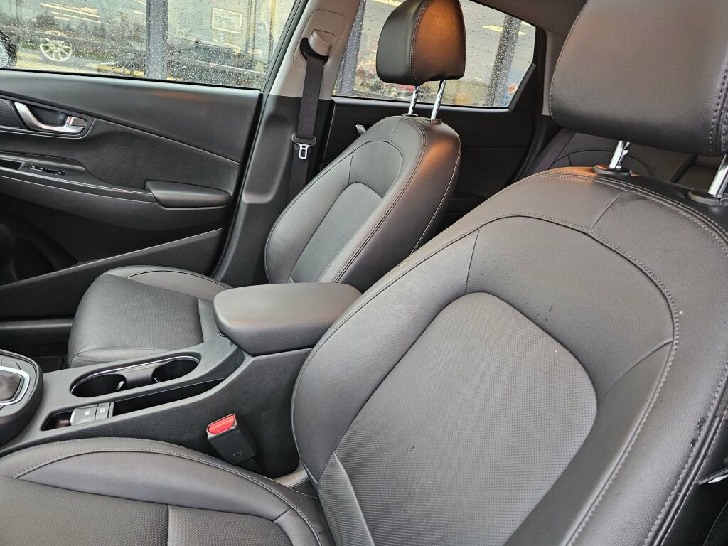 Used 2023 Hyundai Kona Limited image 18