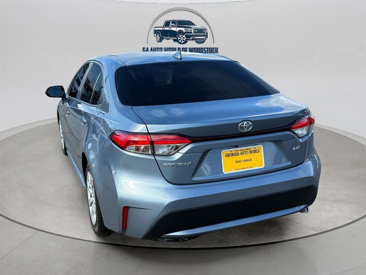 Used 2020 Toyota Corolla LE image 3