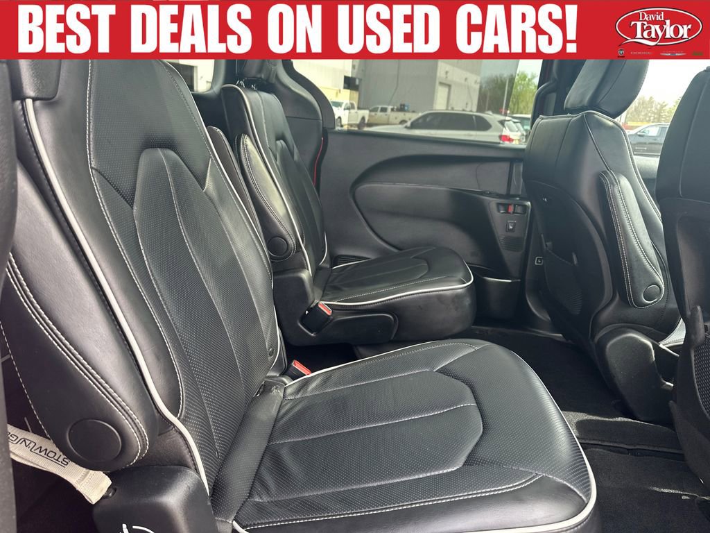 Used 2025 Chrysler Pacifica Limited FWD image 32