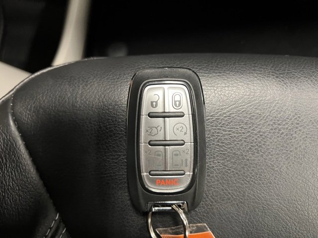 Used 2022 Chrysler Pacifica Touring-L image 50