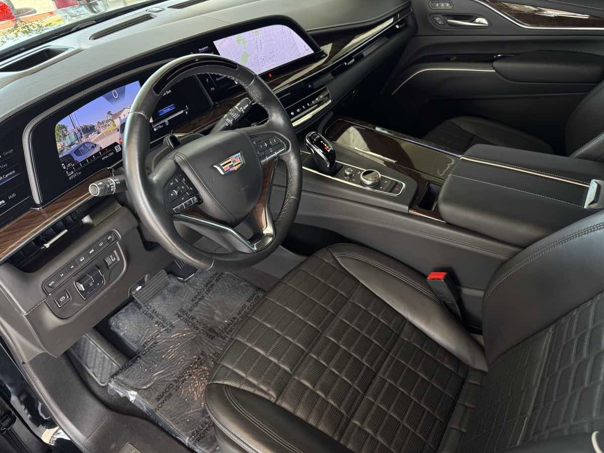 Used 2023 Cadillac Escalade Sport Platinum w/ LPO, ONYX Package AWD/4WD image 17