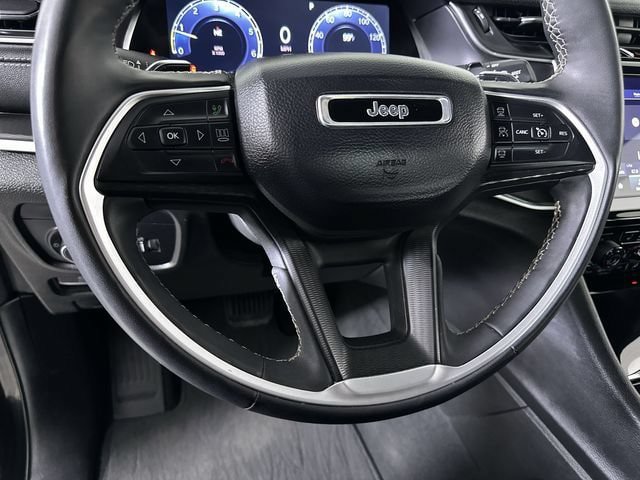 Used 2024 Jeep Grand Cherokee Altitude AWD/4WD image 11
