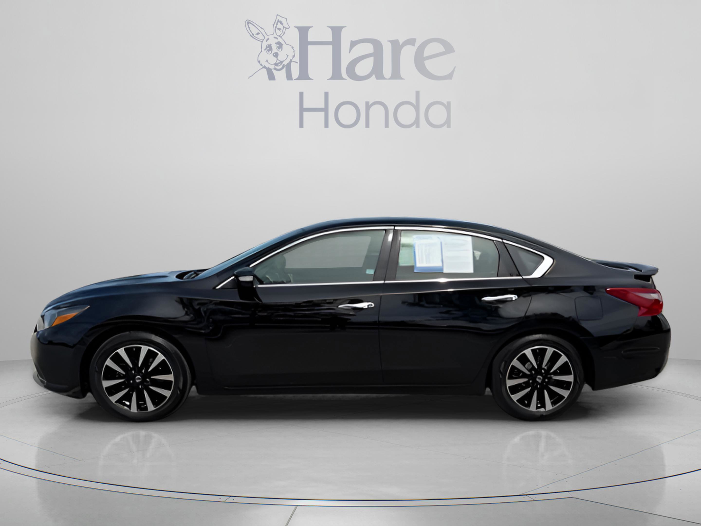 Used 2018 Nissan Altima 2.5 SL w/ 2.5 SL Technology Package FWD image 2