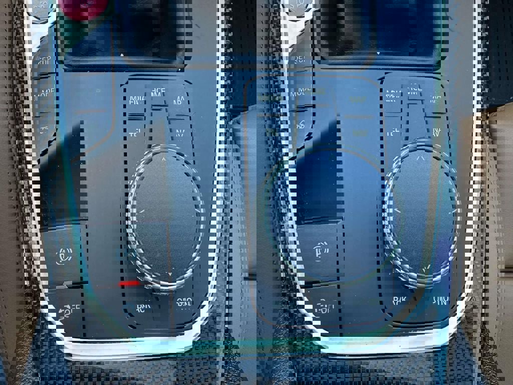 Used 2023 BMW M2 w/ Lighting Package RWD image 28