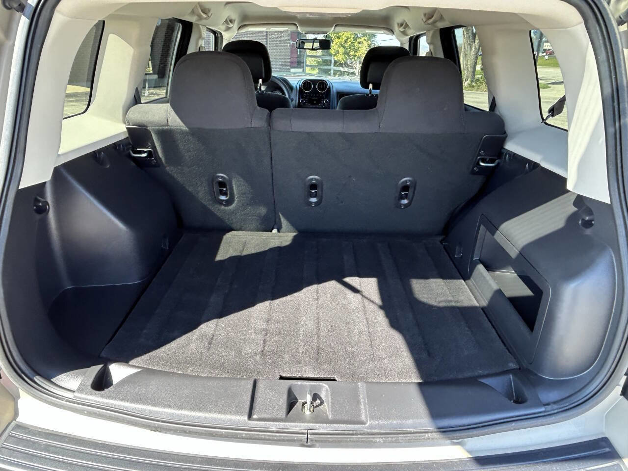 Used 2017 Jeep Patriot Sport w/ Power Value Group AWD/4WD image 21