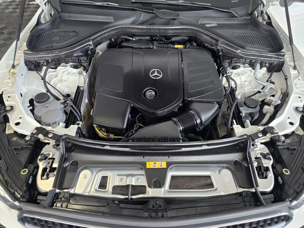 Used 2024 Mercedes-Benz GLC 300 4MATIC image 10
