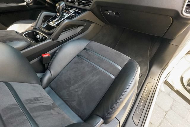 Used 2022 Porsche Cayenne GTS AWD/4WD image 93