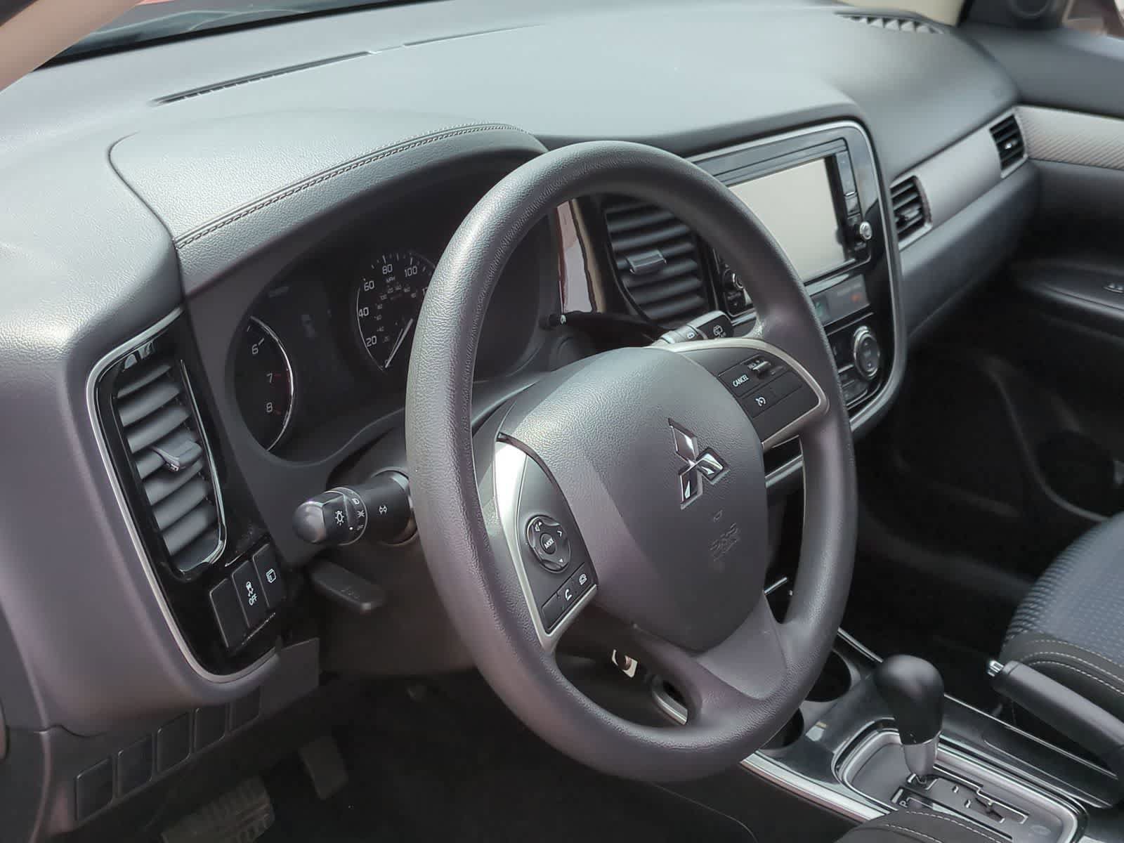 Used 2018 Mitsubishi Outlander ES AWD/4WD image 10