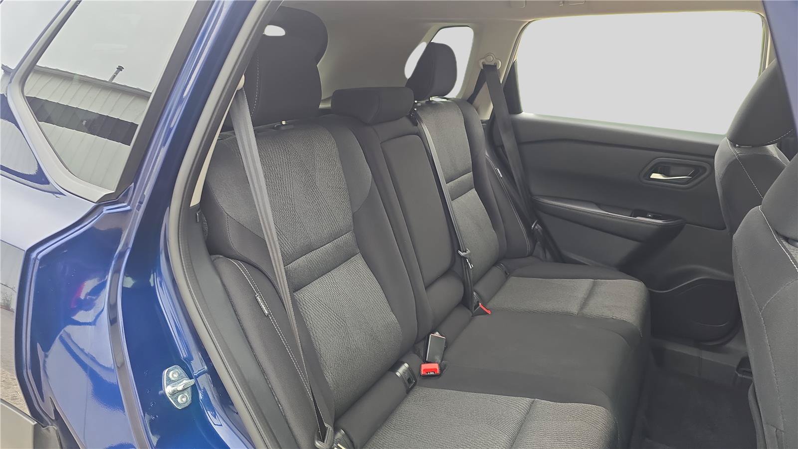 Used 2025 Nissan Rogue SV FWD image 17