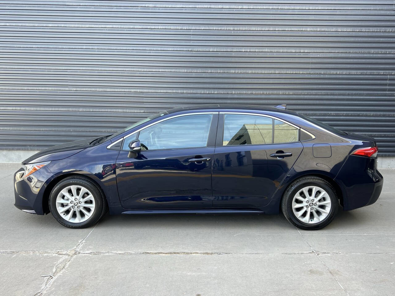 Used 2021 Toyota Corolla XLE image 9