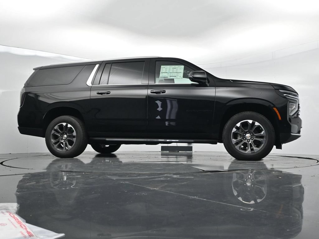 New 2026 Chevrolet Suburban LT w/ Comfort Package RWD image 33