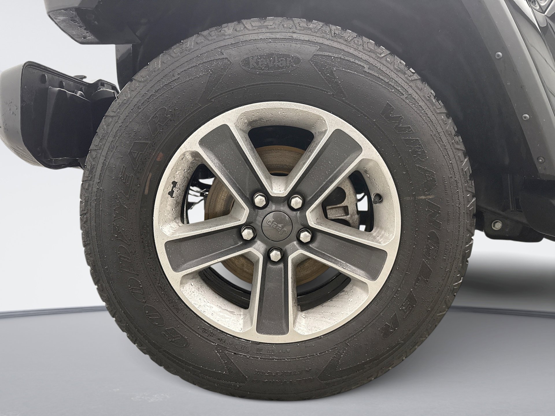 Used 2022 Jeep Wrangler Unlimited Sahara w/ Dual Top Group image 24