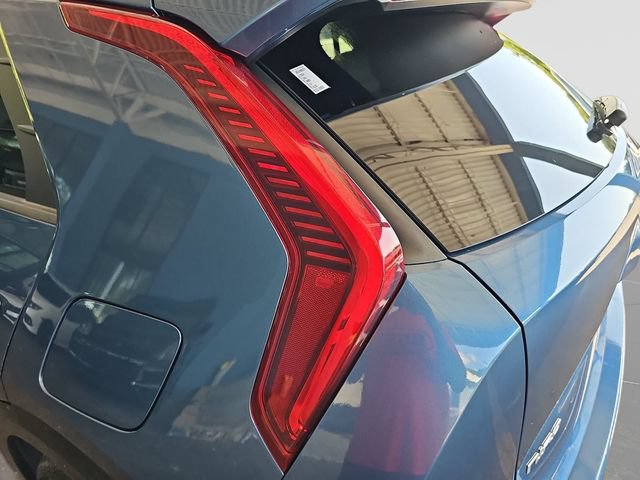 Used 2024 Kia Niro EX Touring FWD image 39