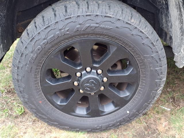 Used 2019 RAM 2500 Laramie w/ Black Appearance Package image 6