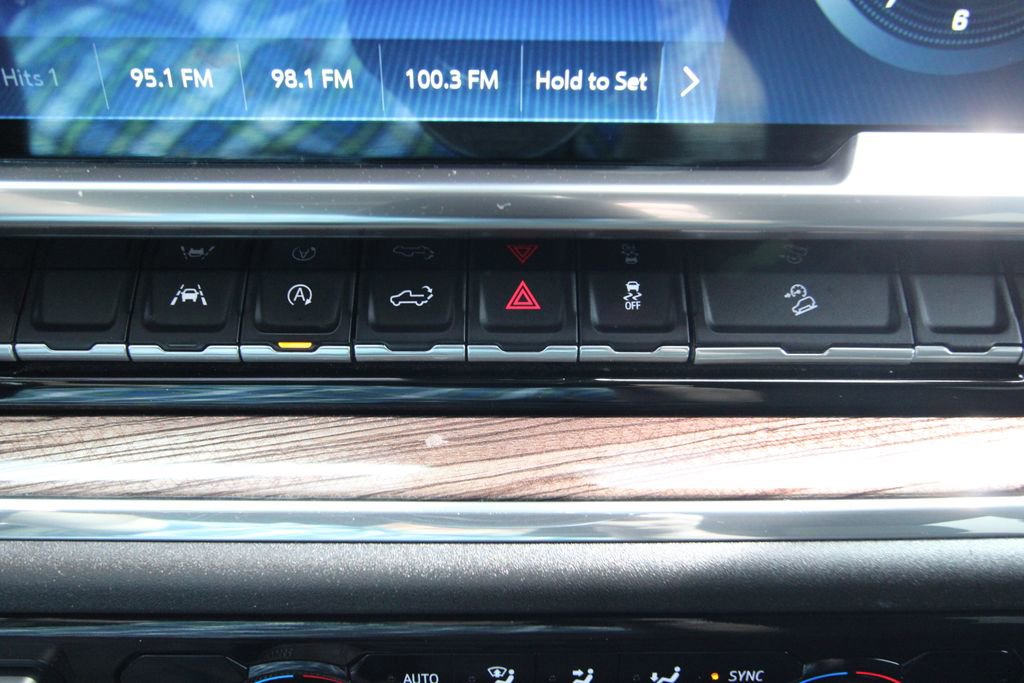 Used 2023 Chevrolet Silverado 1500 LT image 28