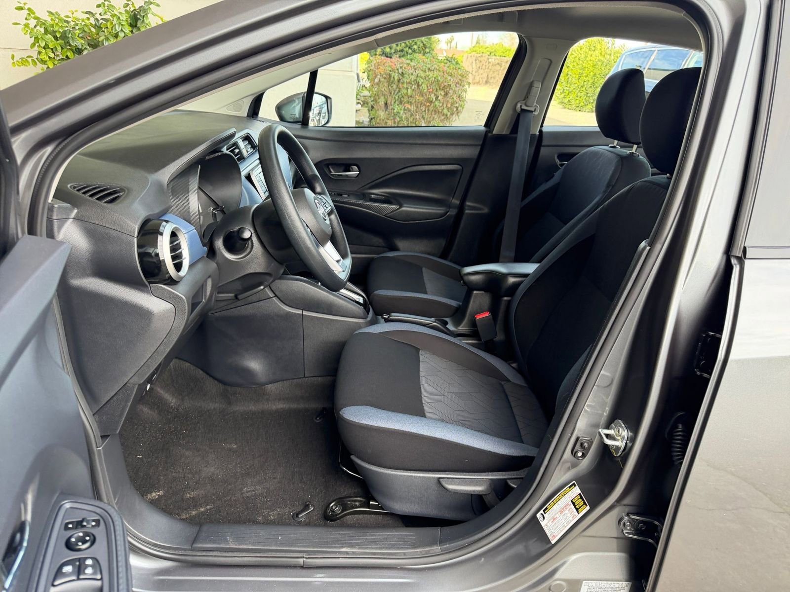 Used 2025 Nissan Versa SV image 27