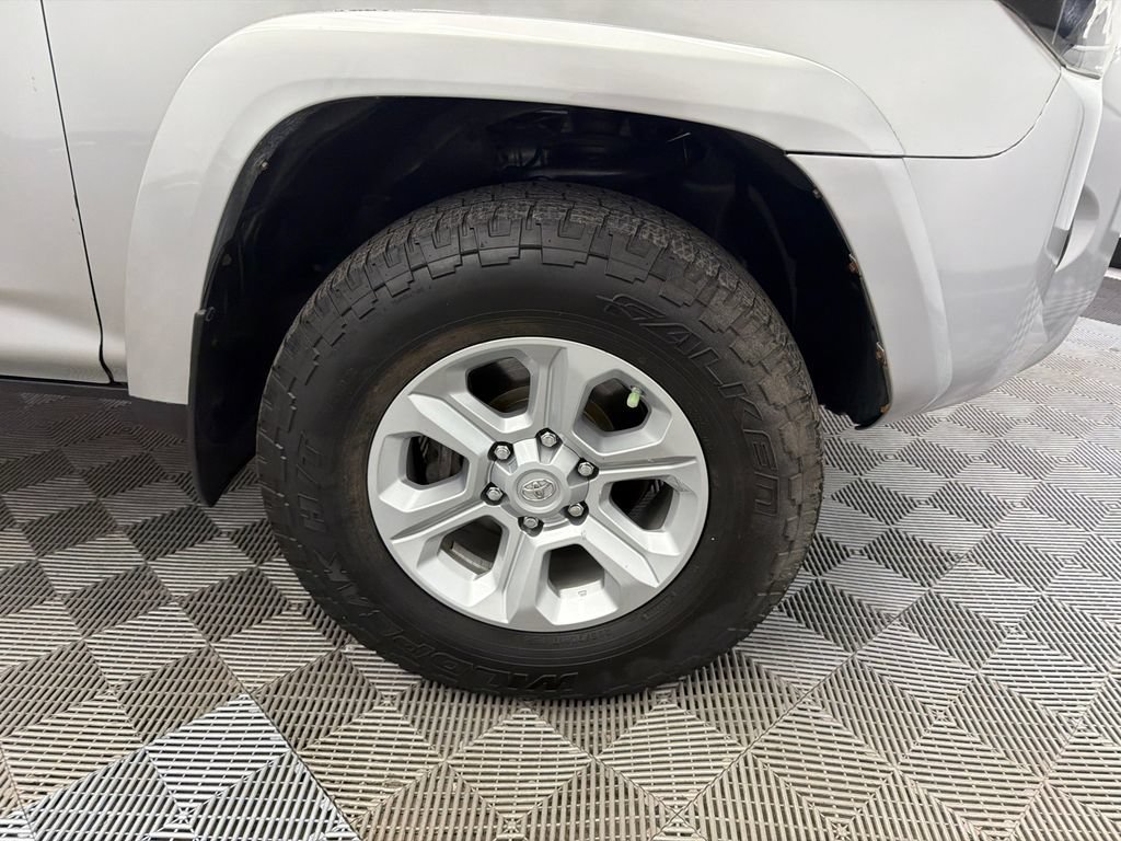 Used 2019 Toyota 4Runner SR5 AWD/4WD image 13