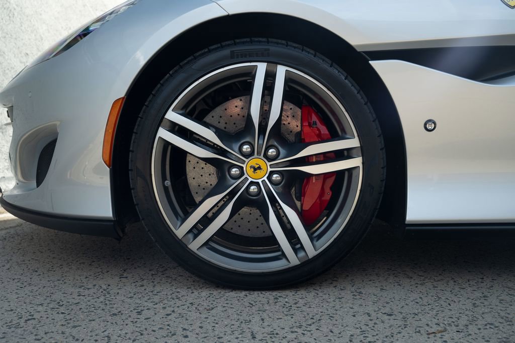 Used 2019 Ferrari Portofino image 17
