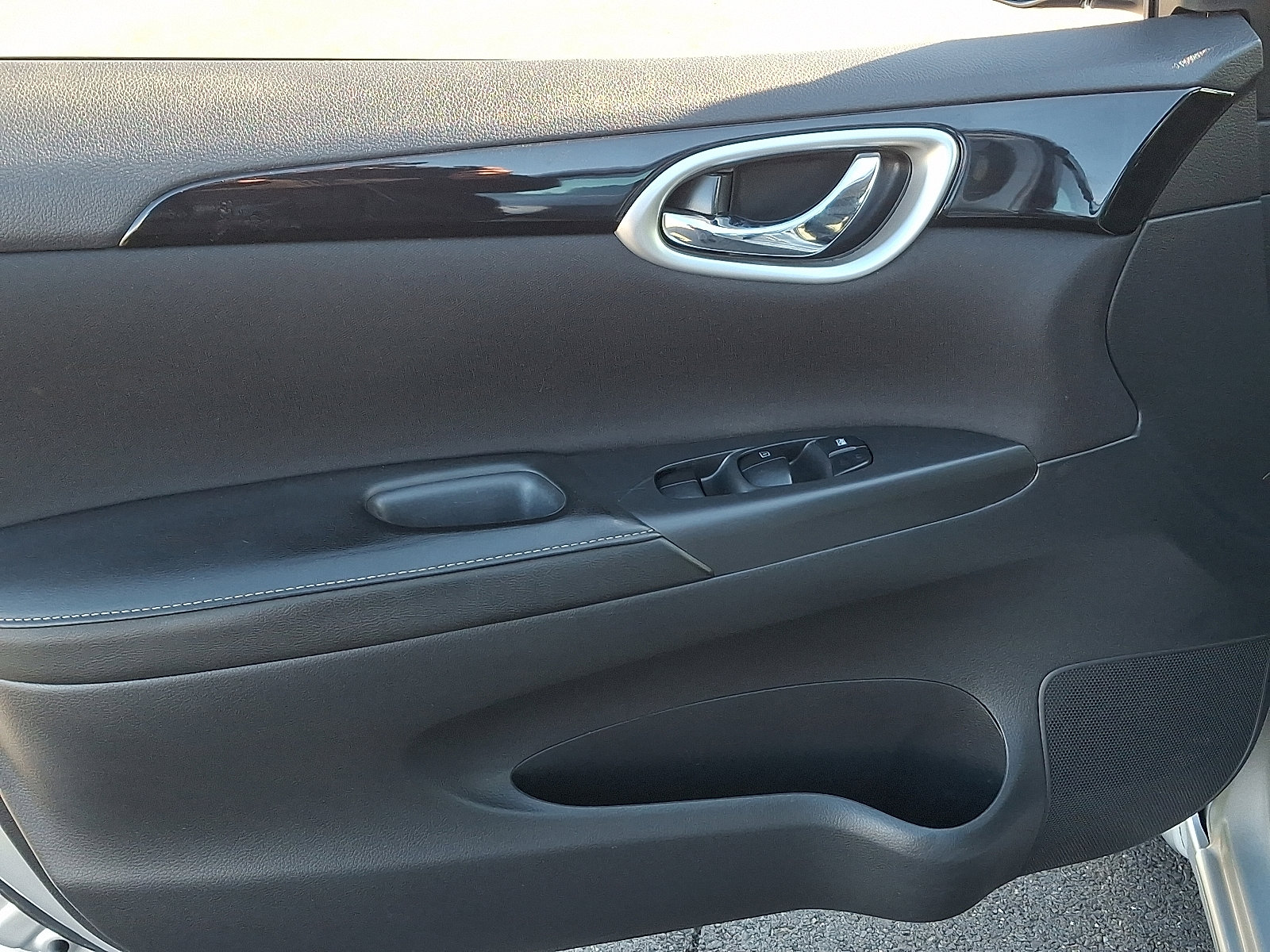 Used 2019 Nissan Sentra SV image 12