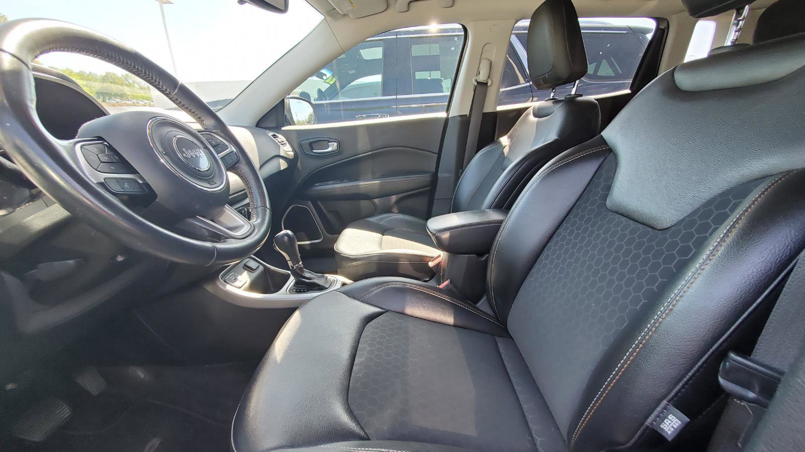 Used 2019 Jeep Compass Latitude w/ Safety & Security Group image 3