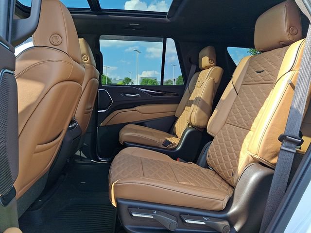 Used 2021 Cadillac Escalade Premium Luxury AWD/4WD image 8