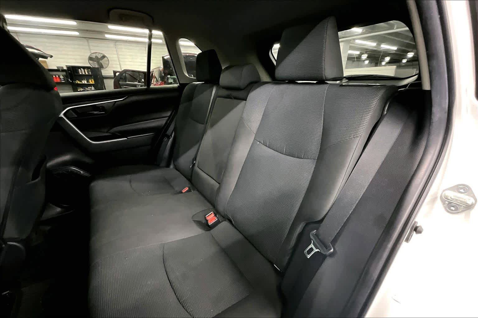 Used 2023 Toyota RAV4 LE AWD/4WD image 19