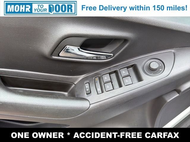 Used 2022 Chevrolet Trax LT w/ LT Convenience Package image 12