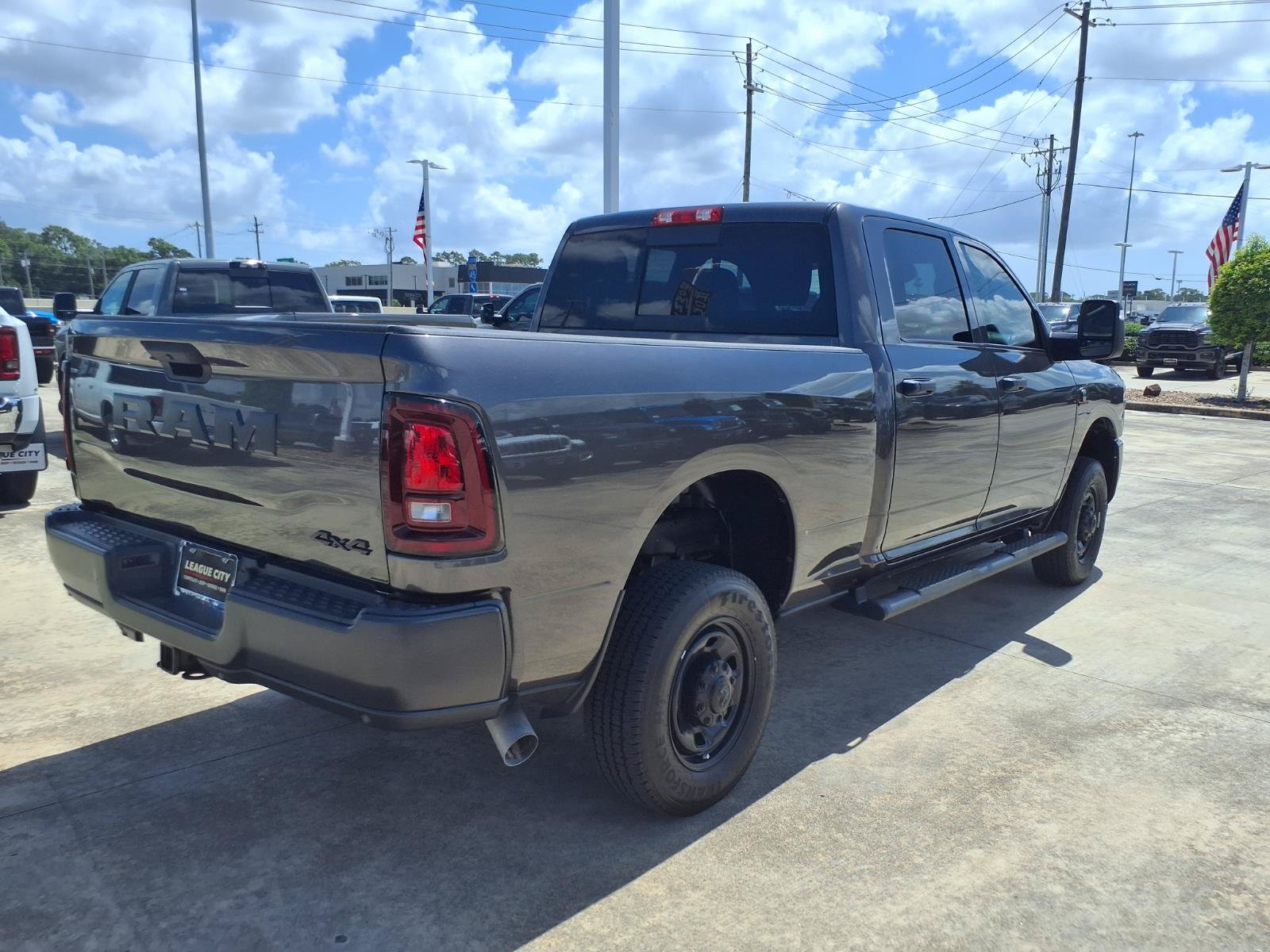 Used 2025 RAM 2500 Tradesman AWD/4WD image 2