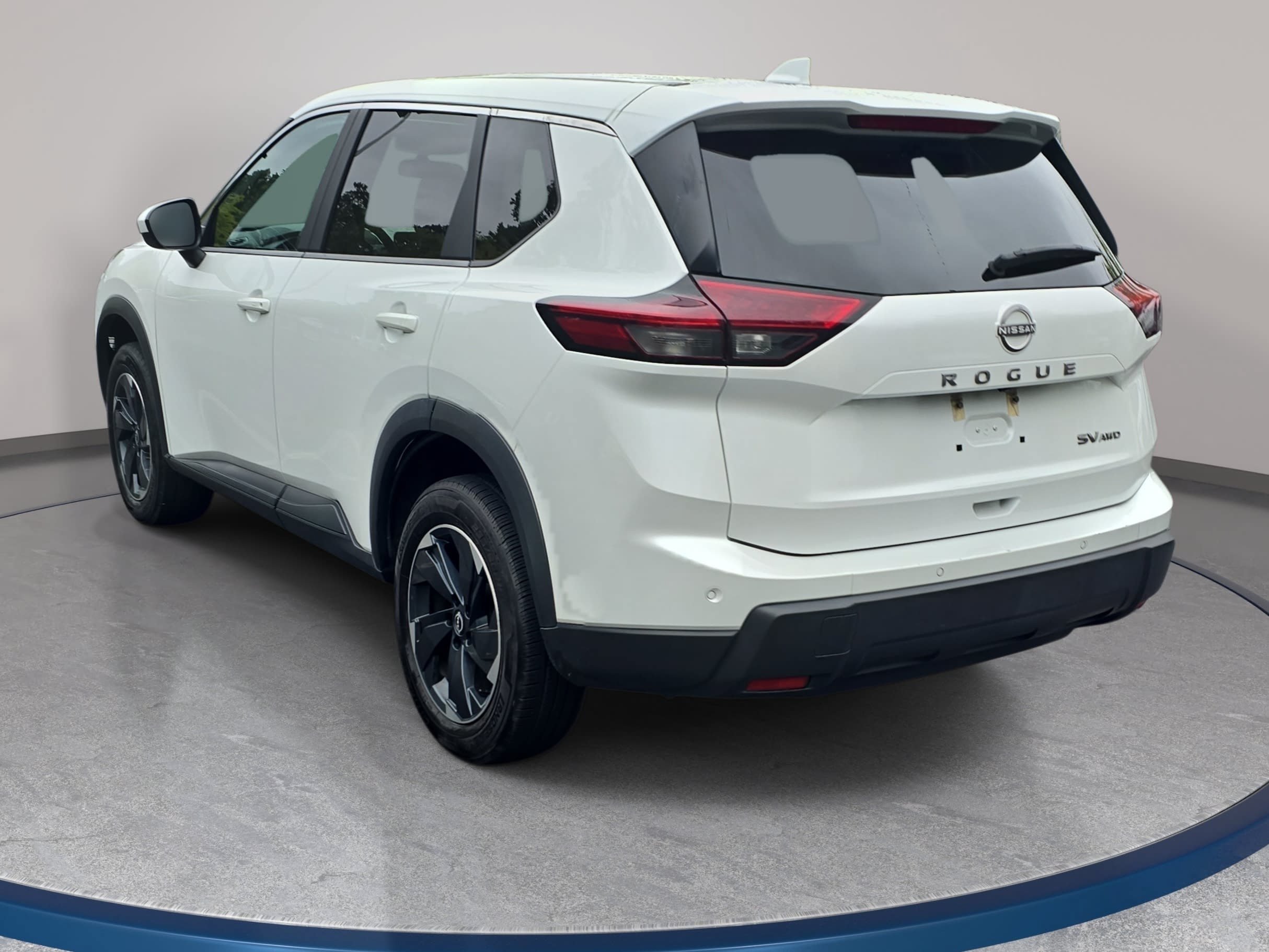 Used 2024 Nissan Rogue SV AWD/4WD image 7