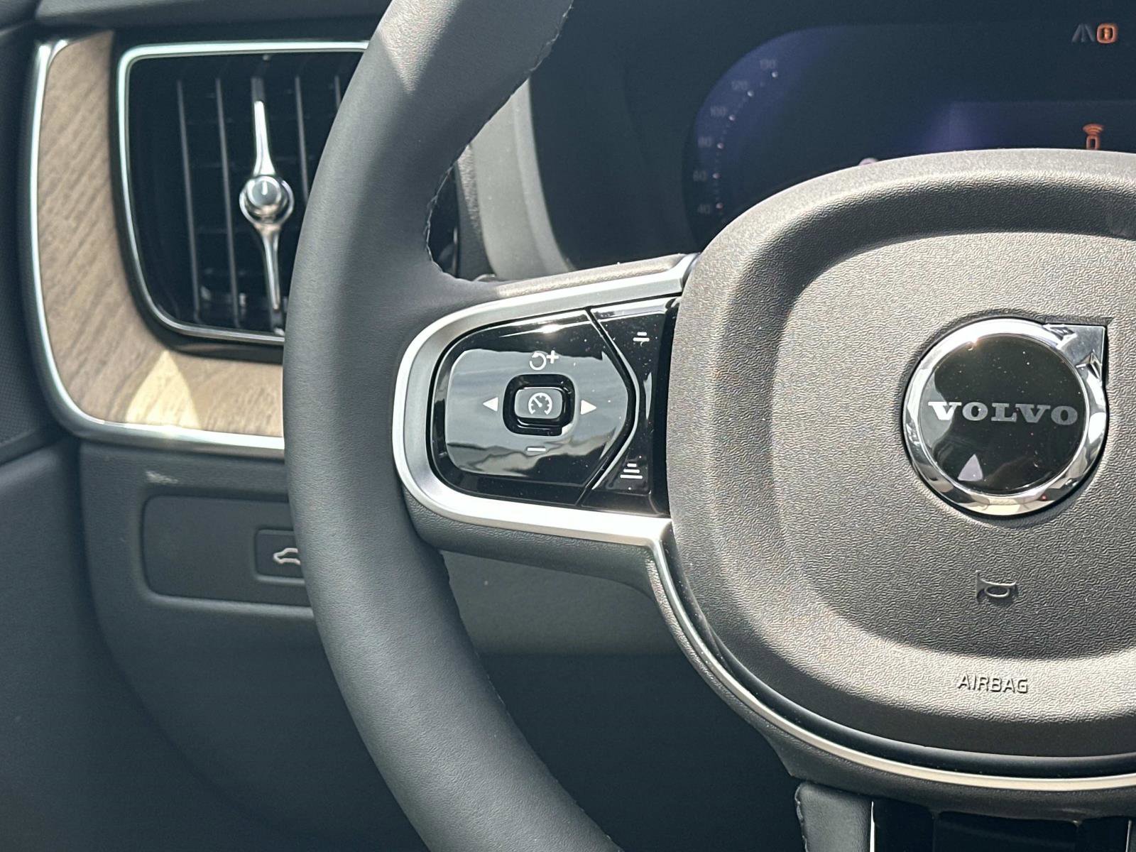 New 2026 Volvo XC60 B5 Core w/ Climate Package AWD/4WD image 8