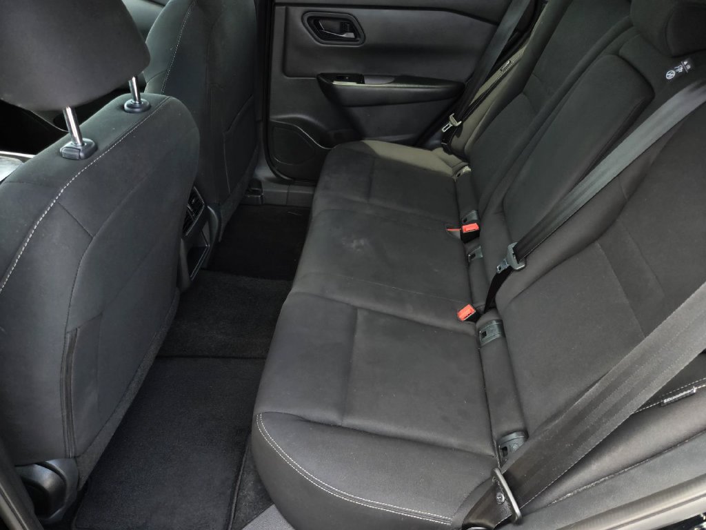 Used 2025 Nissan Rogue S FWD image 11