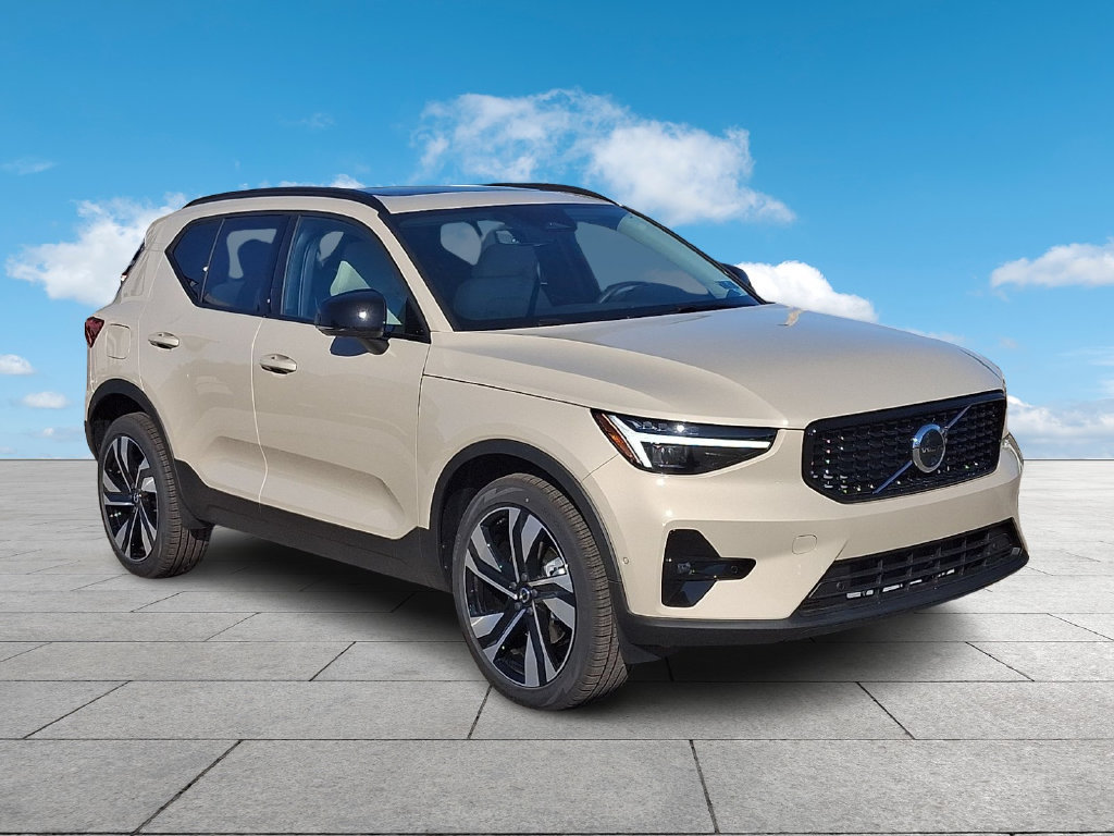 New 2026 Volvo XC40 B5 Ultra w/ Protection Package Premier AWD/4WD image 1