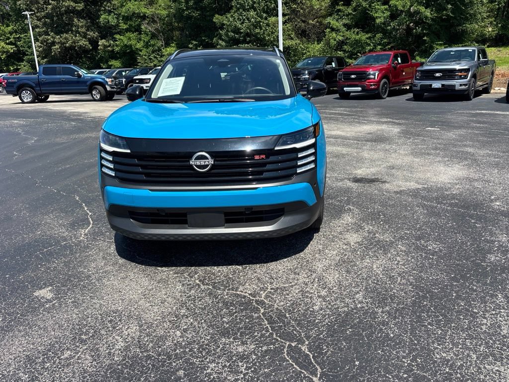Used 2025 Nissan Kicks SR AWD/4WD image 9