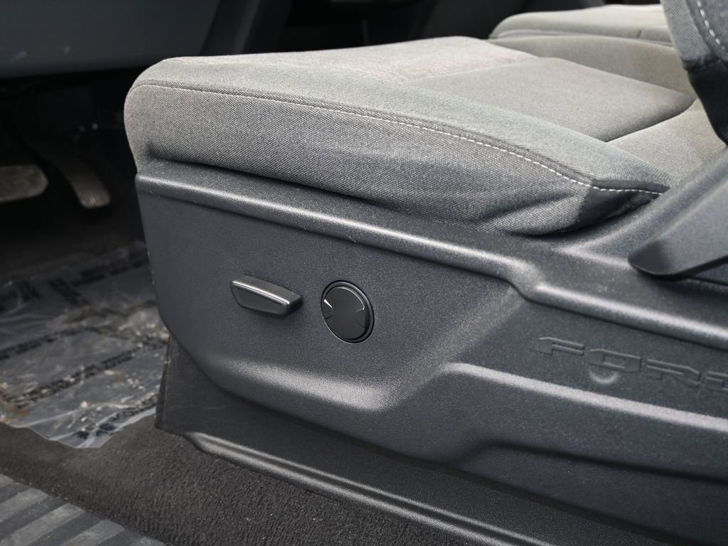 Used 2025 Ford F250 XLT image 12