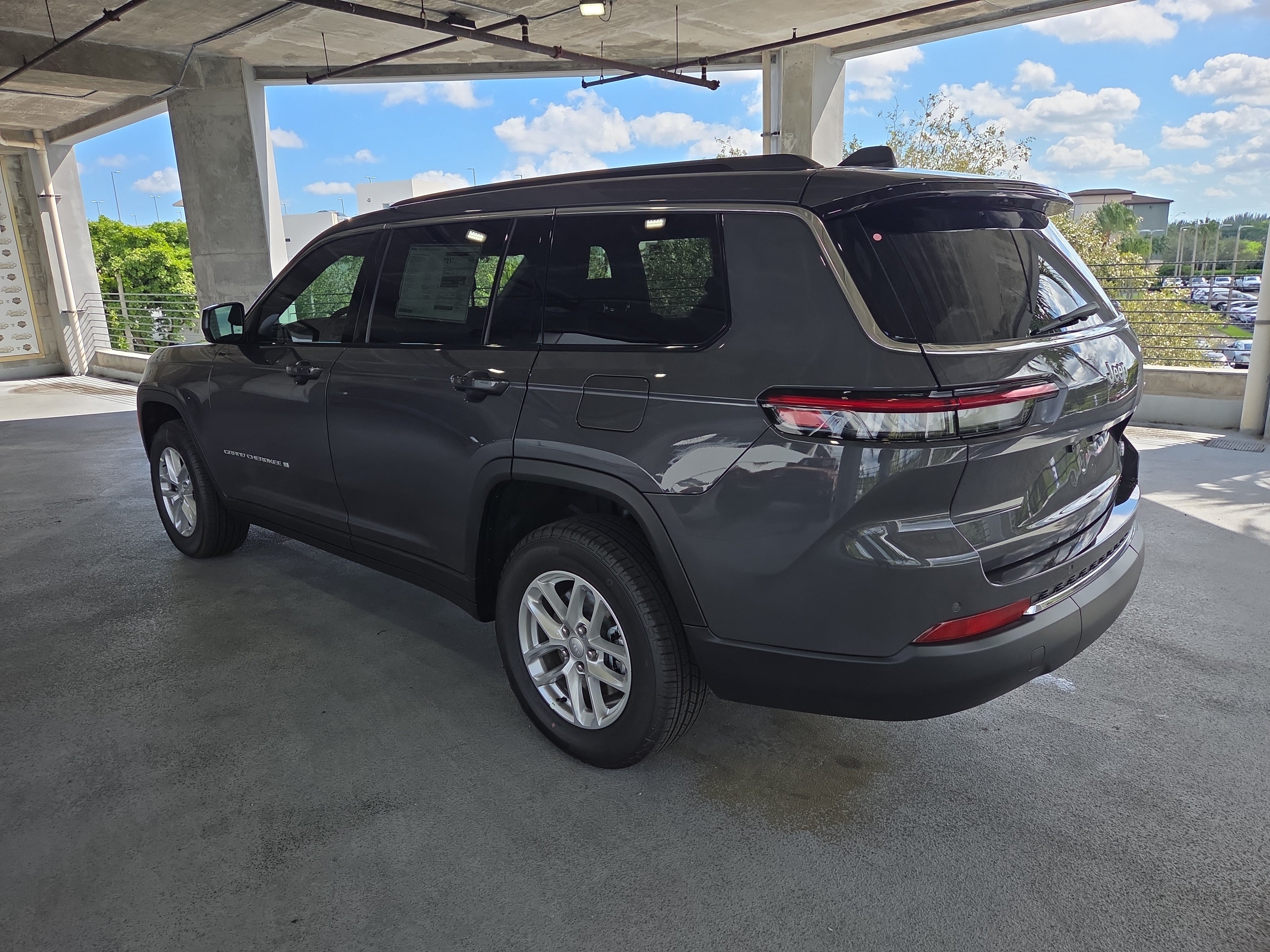New 2025 Jeep Grand Cherokee L Laredo RWD image 7