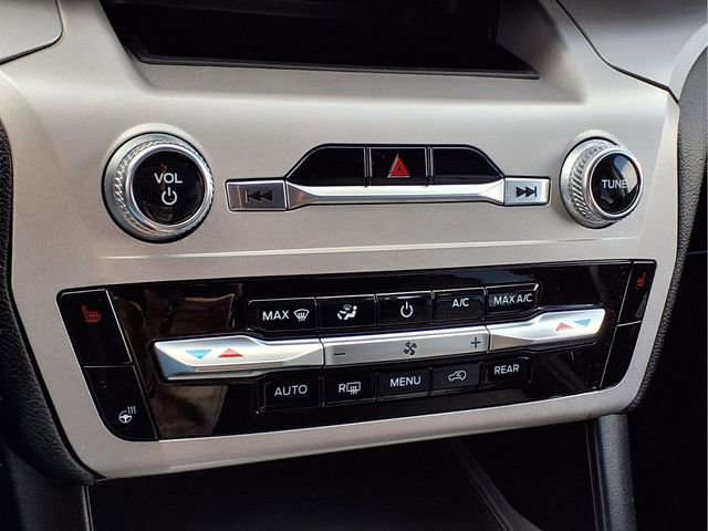 Used 2023 Ford Explorer XLT w/ Equipment Group 202A image 25