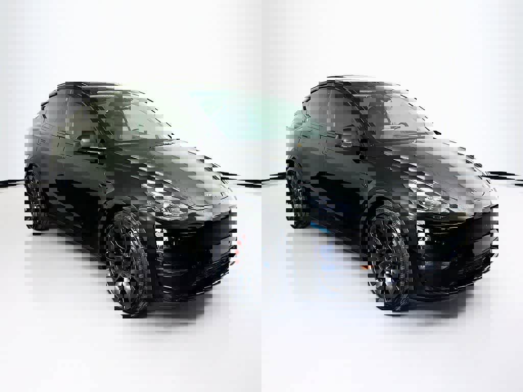 Used 2024 Tesla Model Y Performance image 23