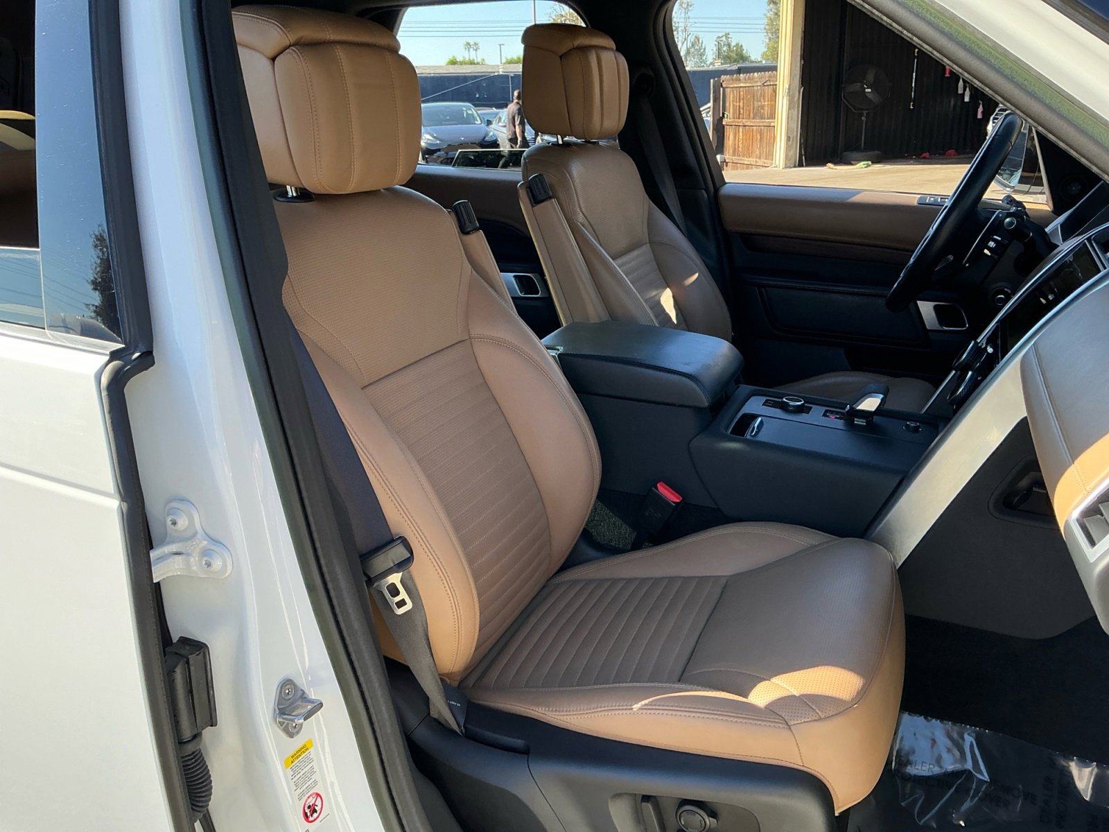 Used 2023 Land Rover Discovery HSE R-Dynamic image 21