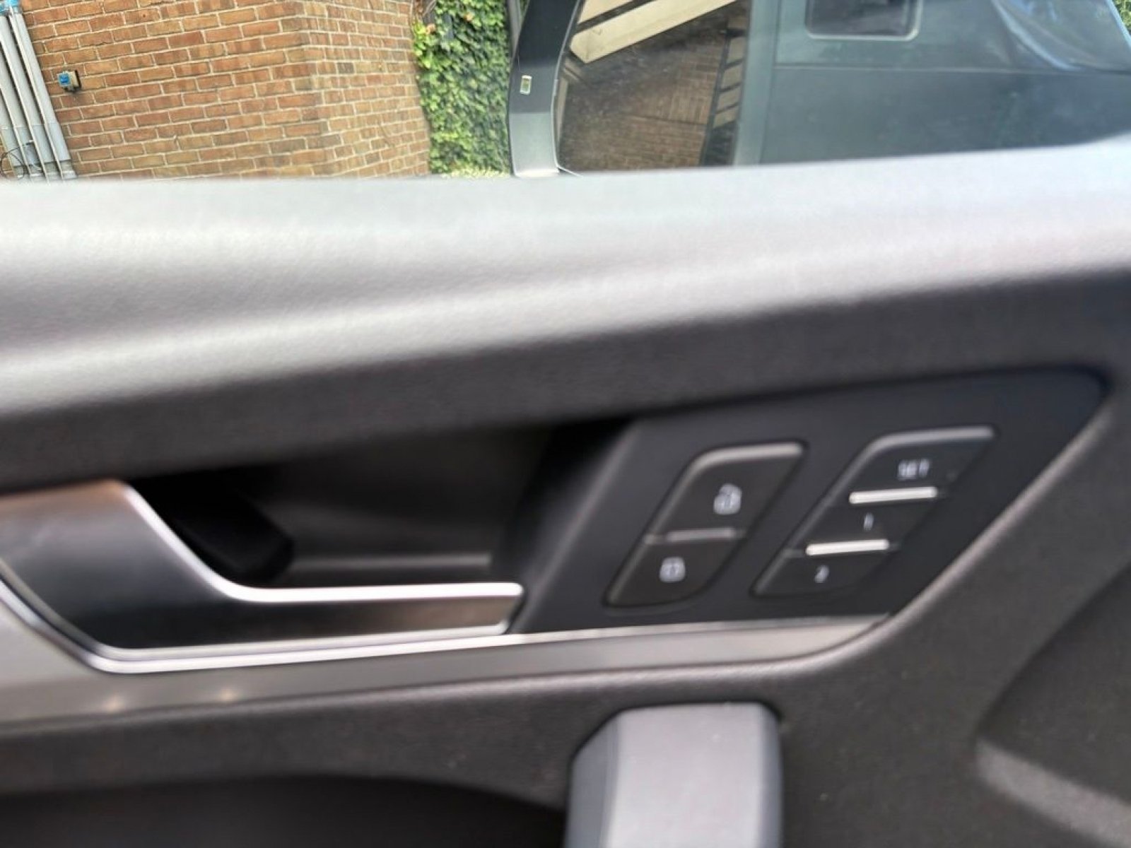 Used 2018 Audi Q5 2.0T Premium Plus w/ Premium Plus Package AWD/4WD image 12