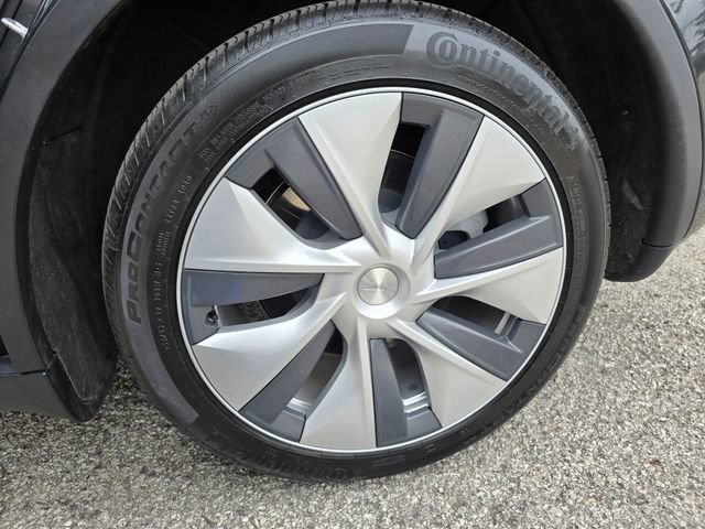 Used 2024 Tesla Model Y Long Range AWD/4WD image 59