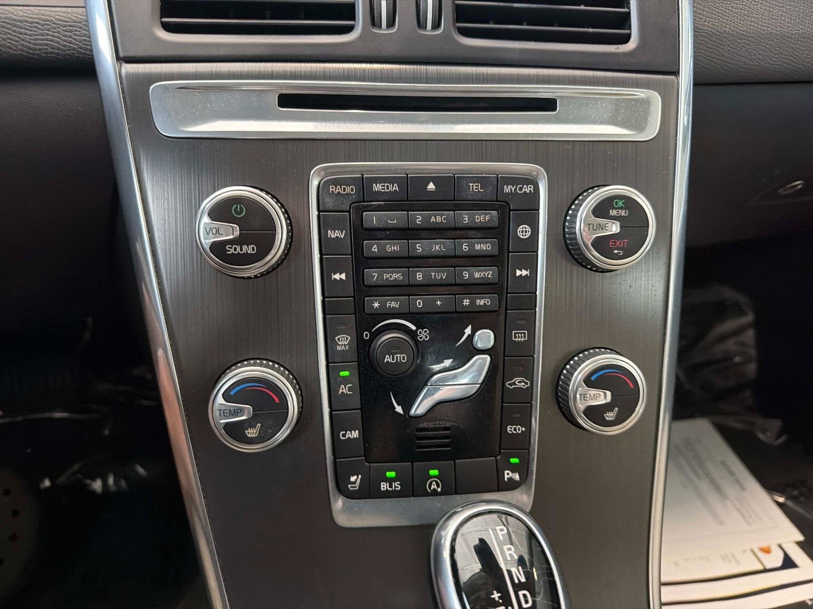 Used 2016 Volvo XC60 T5 Premier w/ Proximity Package FWD image 25
