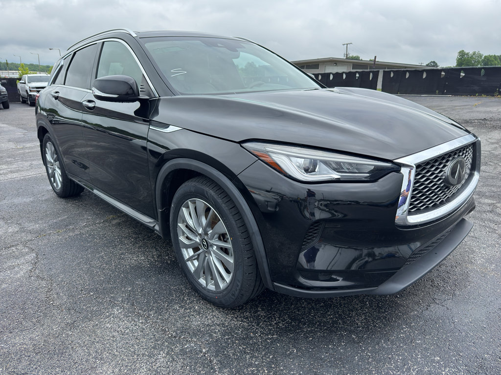 Used 2023 INFINITI QX50 Luxe FWD image 2