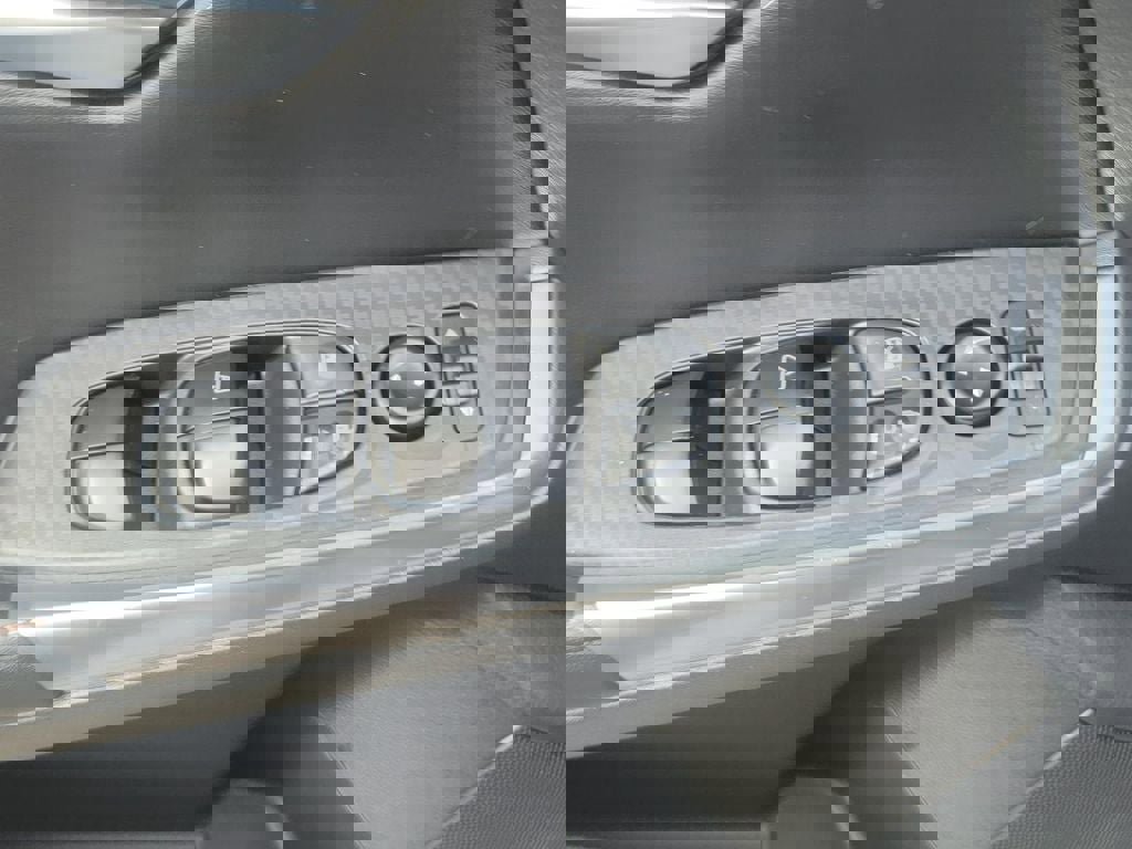 Certified 2024 Nissan Sentra SR w/ Trunk Package image 34