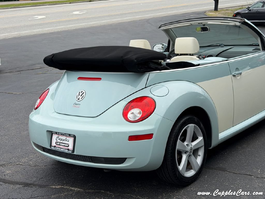 Used 2010 Volkswagen Beetle Final Edition FWD image 39