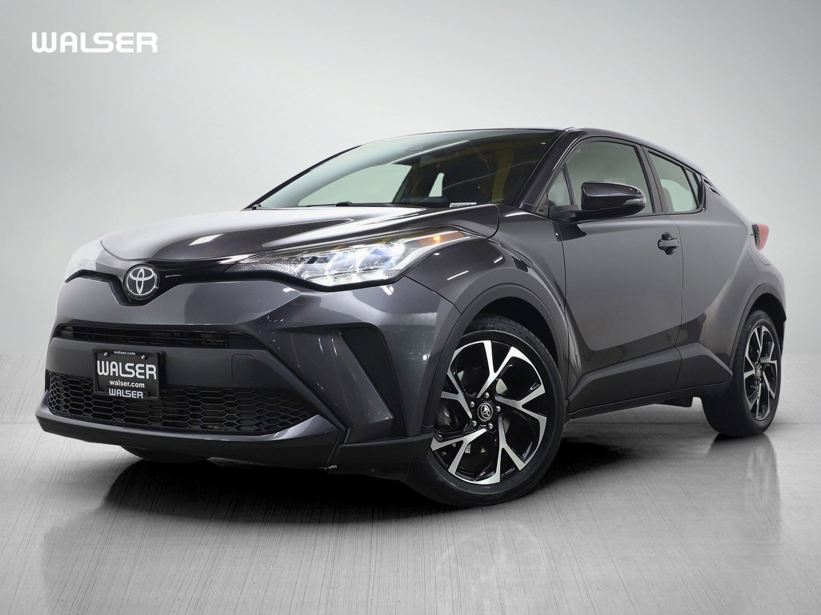 Used 2021 Toyota C-HR XLE FWD image 1