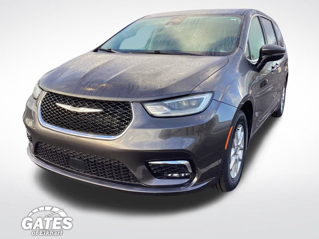Used 2023 Chrysler Pacifica Touring-L FWD image 5